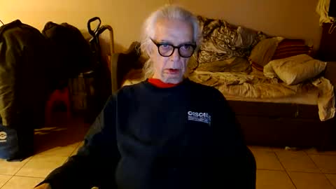 Snapshot of tom112292014 chatting on 03-09-26, 01:42 tom112292014 online show from 03-09-26, 01:42