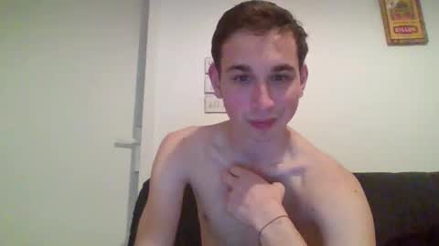 Snapshot of tom13474745 chatting on 03-08-26, 08:23 Tom online show from 03-08-26, 08:23