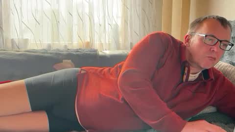 Snapshot of tom6644 chatting on 01-09-26, 12:52 Tom online show from 01-09-26, 12:52