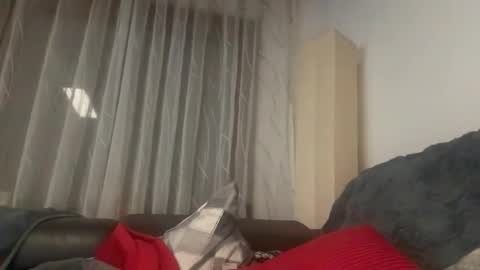 Snapshot of tom6644 chatting on 02-12-26, 05:08 Tom online show from 02-12-26, 05:08