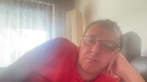 Tom online show from 06-18-26, 02:43