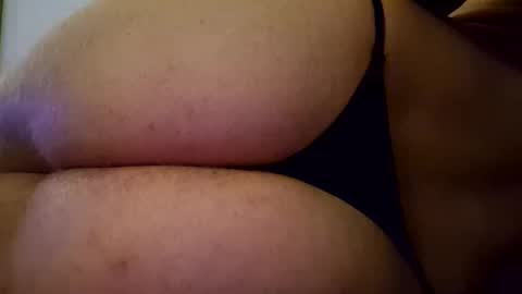 tom873828 online show from 10-26-25, 09:53