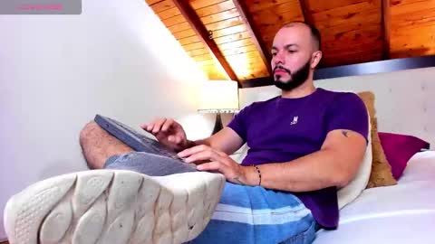   online show from 10-23-25, 01:43