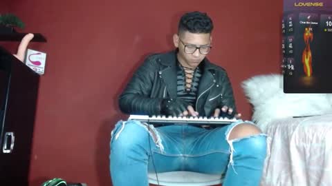 Tom online show from 02-12-25, 10:24