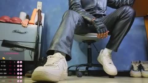 Tom online show from 07-11-26, 12:52