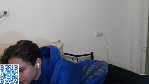 Snapshot of tom_er0s chatting on 12-15-24, 11:42 Tom online show from 12-15-24, 11:42