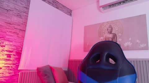 Tom muscle1 online show from 03-10-26, 12:10