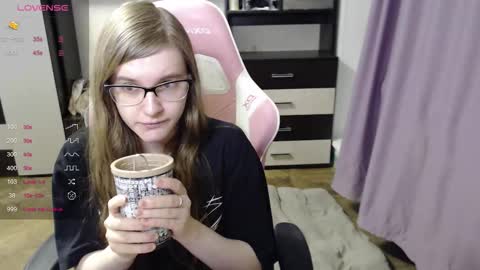 tomato_tease online show from 12-01-25, 02:00