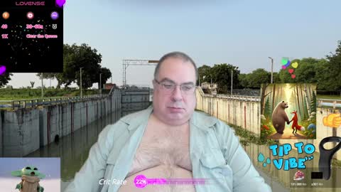 Snapshot of tomaz62a chatting on 01-17-25, 10:23 Tomaz62a online show from 01-17-25, 10:23