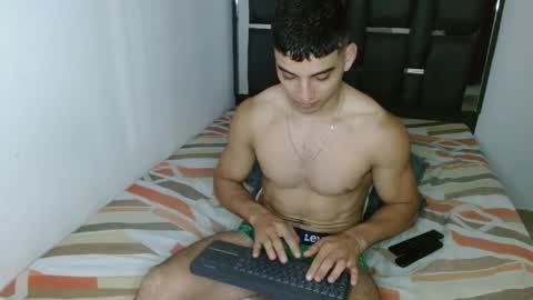 tomaz_18 online show from 04-10-26, 03:50