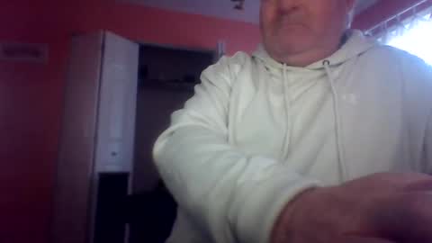 tomcat4848 online show from 05-04-26, 10:17