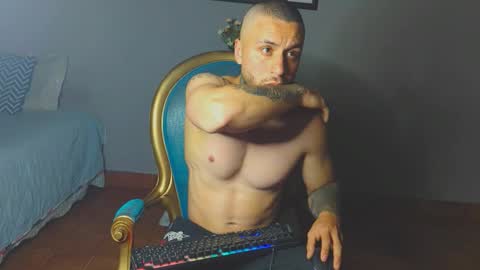 Snapshot of tomdavisxl chatting on 11-29-25, 12:13 tomDavisXl online show from 11-29-25, 12:13