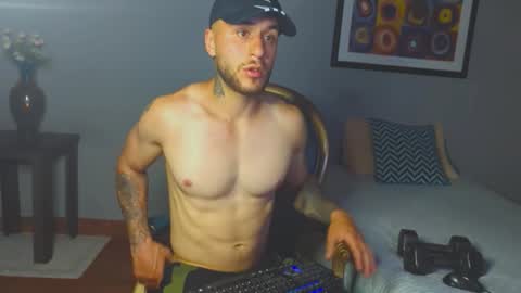 Snapshot of tomdavisxl chatting on 02-22-26, 03:18 tomDavisXl online show from 02-22-26, 03:18