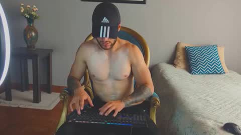 Snapshot of tomdavisxl chatting on 02-23-26, 05:21 tomDavisXl online show from 02-23-26, 05:21