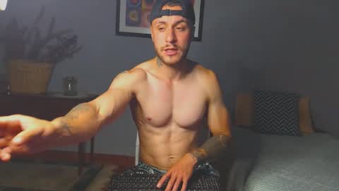 Snapshot of tomdavisxl chatting on 03-24-26, 03:00 tomDavisXl online show from 03-24-26, 03:00