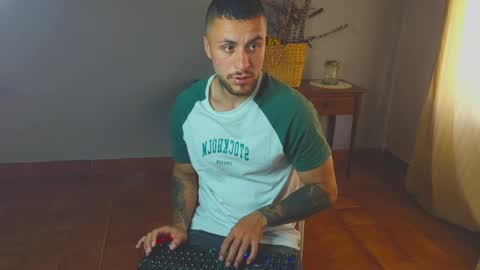 Snapshot of tomdavisxl chatting on 04-03-26, 10:41 tomDavisXl online show from 04-03-26, 10:41