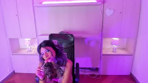 KAELANI online show from 04-17-26, 04:04