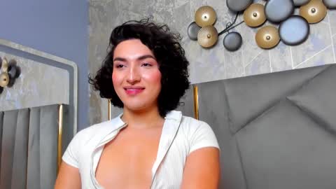 Snapshot of tomlondon_ chatting on 02-18-25, 02:49 online show from 02-18-25, 02:49