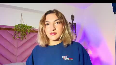 Snapshot of tomlondon_ chatting on 10-08-25, 12:25 online show from 10-08-25, 12:25