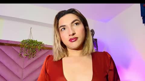 Snapshot of tomlondon_ chatting on 10-11-25, 12:47 online show from 10-11-25, 12:47