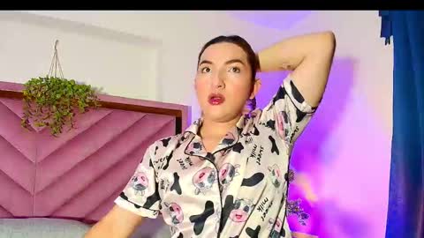 Snapshot of tomlondon_ chatting on 10-16-25, 12:17 online show from 10-16-25, 12:17