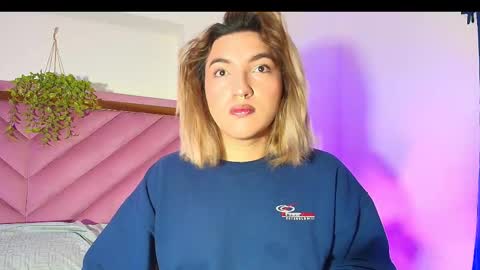 Snapshot of tomlondon_ chatting on 10-22-25, 12:38 online show from 10-22-25, 12:38