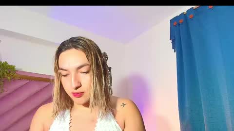 Snapshot of tomlondon_ chatting on 10-29-25, 02:08 online show from 10-29-25, 02:08