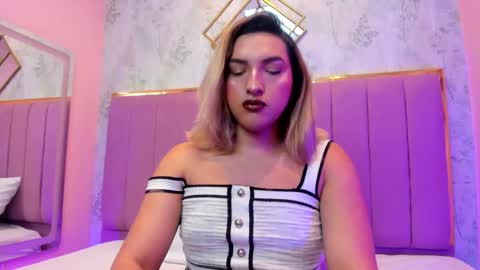 Snapshot of tomlondon_ chatting on 12-02-25, 11:59 online show from 12-02-25, 11:59