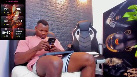 Snapshot of tommike388 chatting on 01-15-26, 02:38 Tom Mike online show from 01-15-26, 02:38