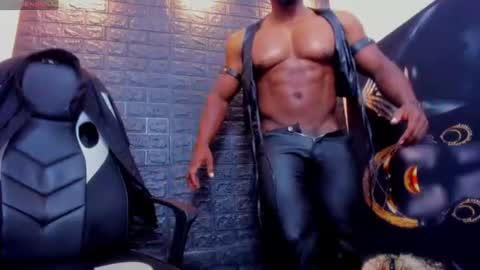 Snapshot of tommike388 chatting on 07-22-26, 06:32 Tom Mike online show from 07-22-26, 06:32