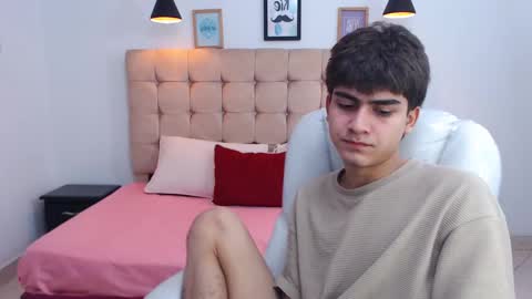 Snapshot of tommy18__ chatting on 01-24-25, 06:35 Tommy online show from 01-24-25, 06:35