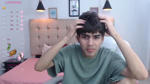 Snapshot of tommy18__ chatting on 01-26-25, 06:49 Tommy online show from 01-26-25, 06:49