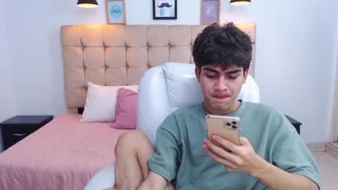 Snapshot of tommy18__ chatting on 01-31-25, 06:57 Tommy online show from 01-31-25, 06:57