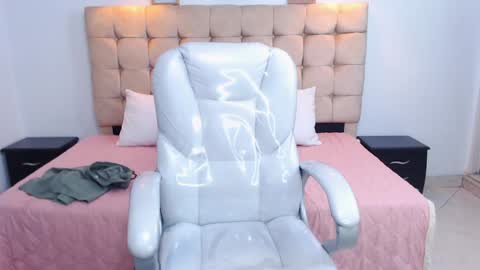 Snapshot of tommy18__ chatting on 01-31-25, 09:59 Tommy online show from 01-31-25, 09:59