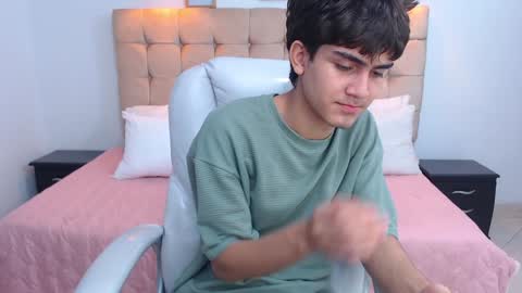 Snapshot of tommy18__ chatting on 02-05-25, 06:46 Tommy online show from 02-05-25, 06:46