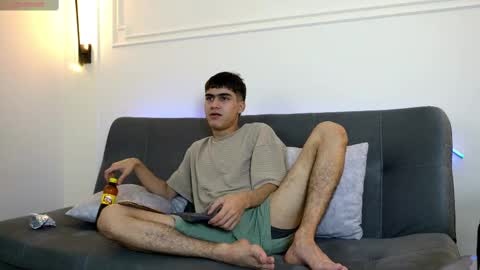 Snapshot of tommy18__ chatting on 02-15-25, 07:16 Tommy online show from 02-15-25, 07:16