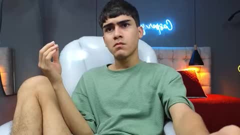 Snapshot of tommy18__ chatting on 02-23-25, 06:28 Tommy online show from 02-23-25, 06:28