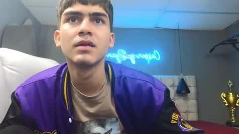 Snapshot of tommy18__ chatting on 02-27-25, 07:12 Tommy online show from 02-27-25, 07:12