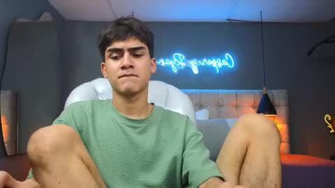 Snapshot of tommy18__ chatting on 03-05-25, 05:40 Tommy online show from 03-05-25, 05:40