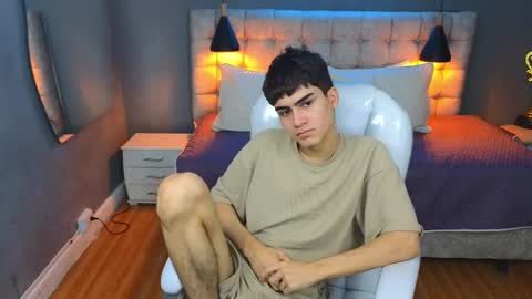 Snapshot of tommy18__ chatting on 03-06-25, 10:09 Tommy online show from 03-06-25, 10:09