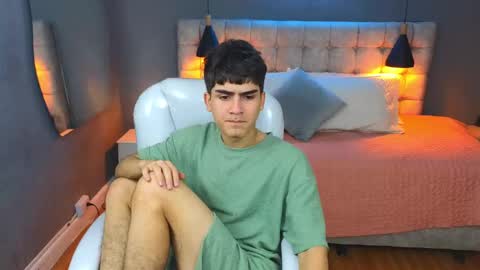 Snapshot of tommy18__ chatting on 03-09-25, 09:57 Tommy online show from 03-09-25, 09:57