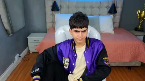 Snapshot of tommy18__ chatting on 03-11-25, 07:15 Tommy online show from 03-11-25, 07:15