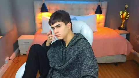 Snapshot of tommy18__ chatting on 03-12-25, 07:02 Tommy online show from 03-12-25, 07:02