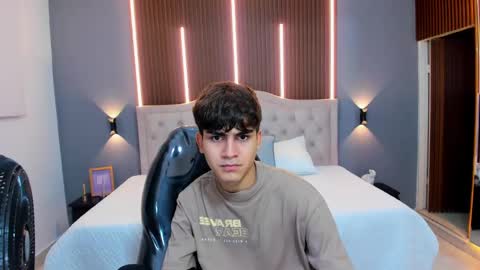 Snapshot of tommy18__ chatting on 09-16-25, 03:29 Tommy online show from 09-16-25, 03:29