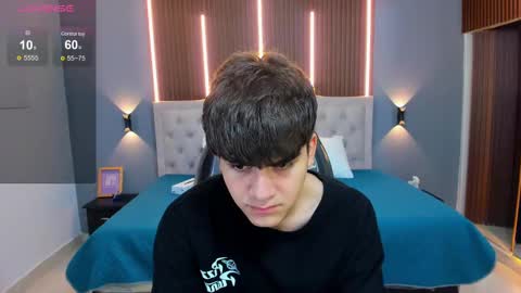 Snapshot of tommy18__ chatting on 09-23-25, 03:31 Tommy online show from 09-23-25, 03:31