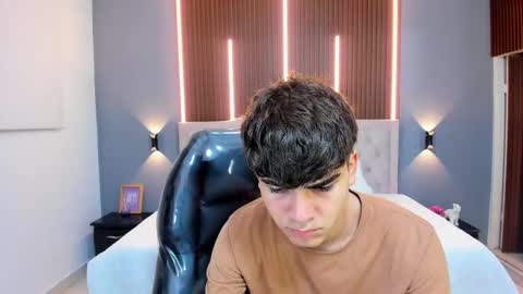 Snapshot of tommy18__ chatting on 10-15-25, 03:28 Tommy online show from 10-15-25, 03:28