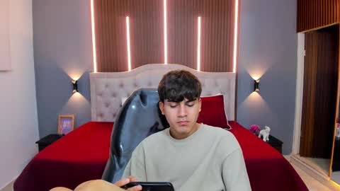 Snapshot of tommy18__ chatting on 10-24-25, 05:04 Tommy online show from 10-24-25, 05:04