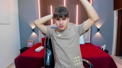 Snapshot of tommy18__ chatting on 10-25-25, 04:20 Tommy online show from 10-25-25, 04:20