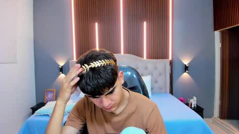 Snapshot of tommy18__ chatting on 10-28-25, 03:32 Tommy online show from 10-28-25, 03:32