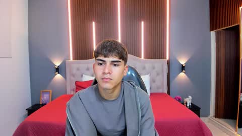 Snapshot of tommy18__ chatting on 10-29-25, 03:42 Tommy online show from 10-29-25, 03:42